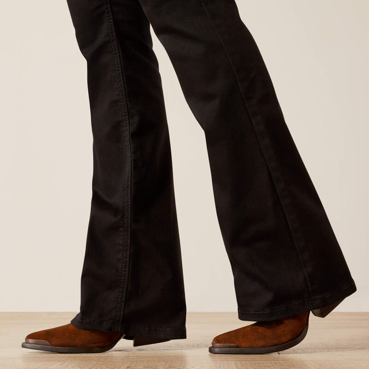 Ariat Women's Perfect Rise Ella Boot Cut Jean In Black